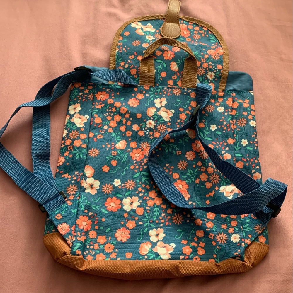NWOT Floral Backpack - Picture 3 of 5